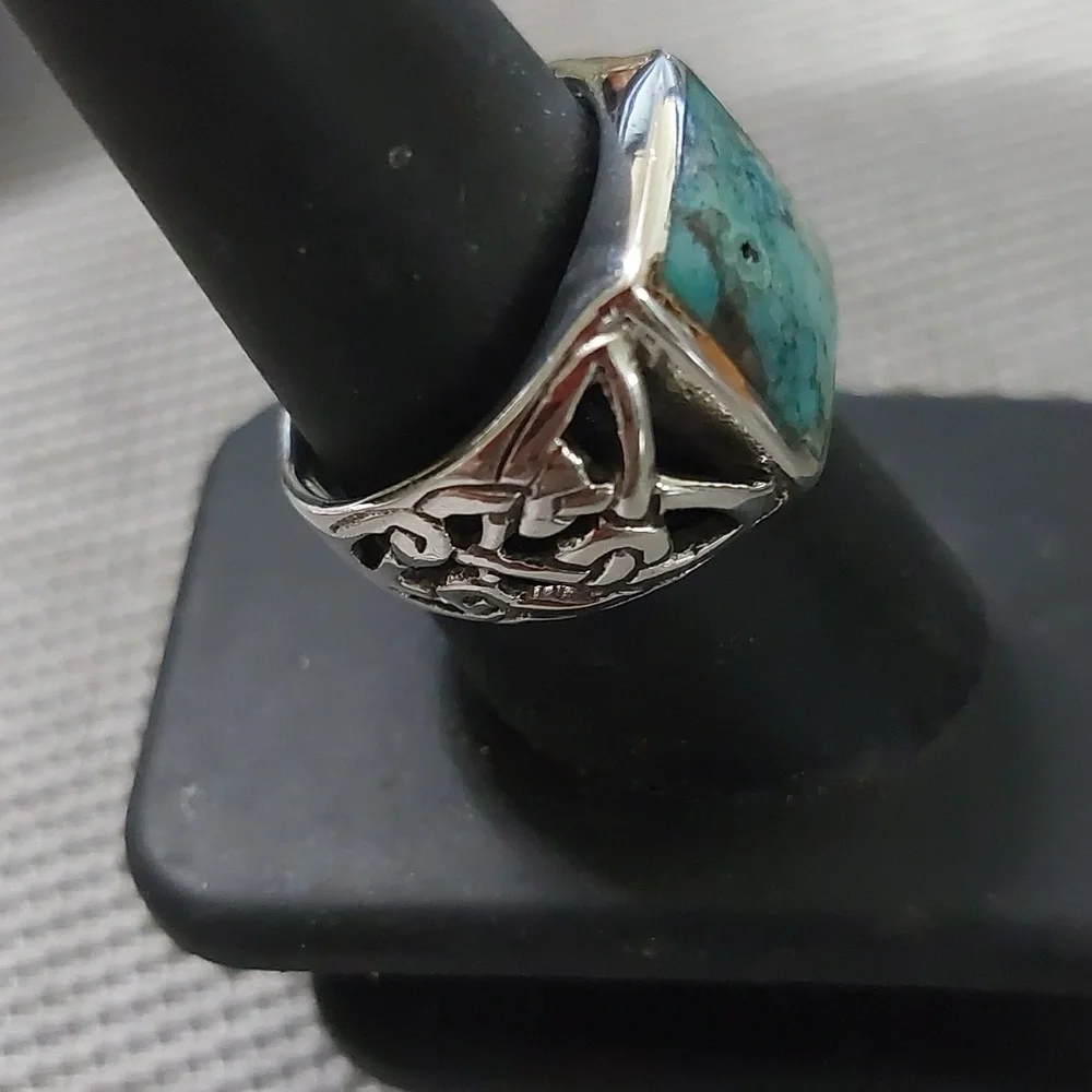 N/A turquoise ring